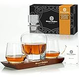 Grimm & Brothers : Whisky Karaffe 850ML Kristallglas mit Holz Gestell - 2 Whisky Gläser - Holz Gestell - Whiskey Set - Whisky Decanter - elegante Kristall Karaffe - Geschenk Mann - Karaff