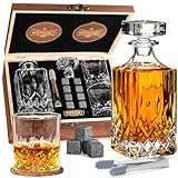 Whiskey - Whiskey Karaffe - Klassische Holzbox - Dekanter - Whiskey Karaffen Set - 700 ml - Geschenke für Männer - Inkl. 2 Whiskey Gläser, 8 Whiskey Steine, Untersetzer und Z